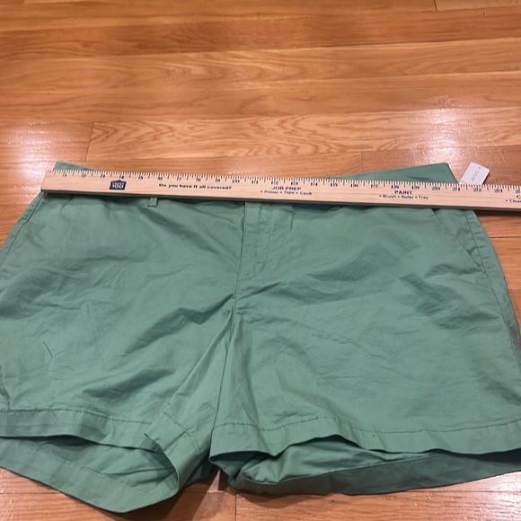 NWT Old Navy women’s green shorts size 18 . - Picture 4 of 8